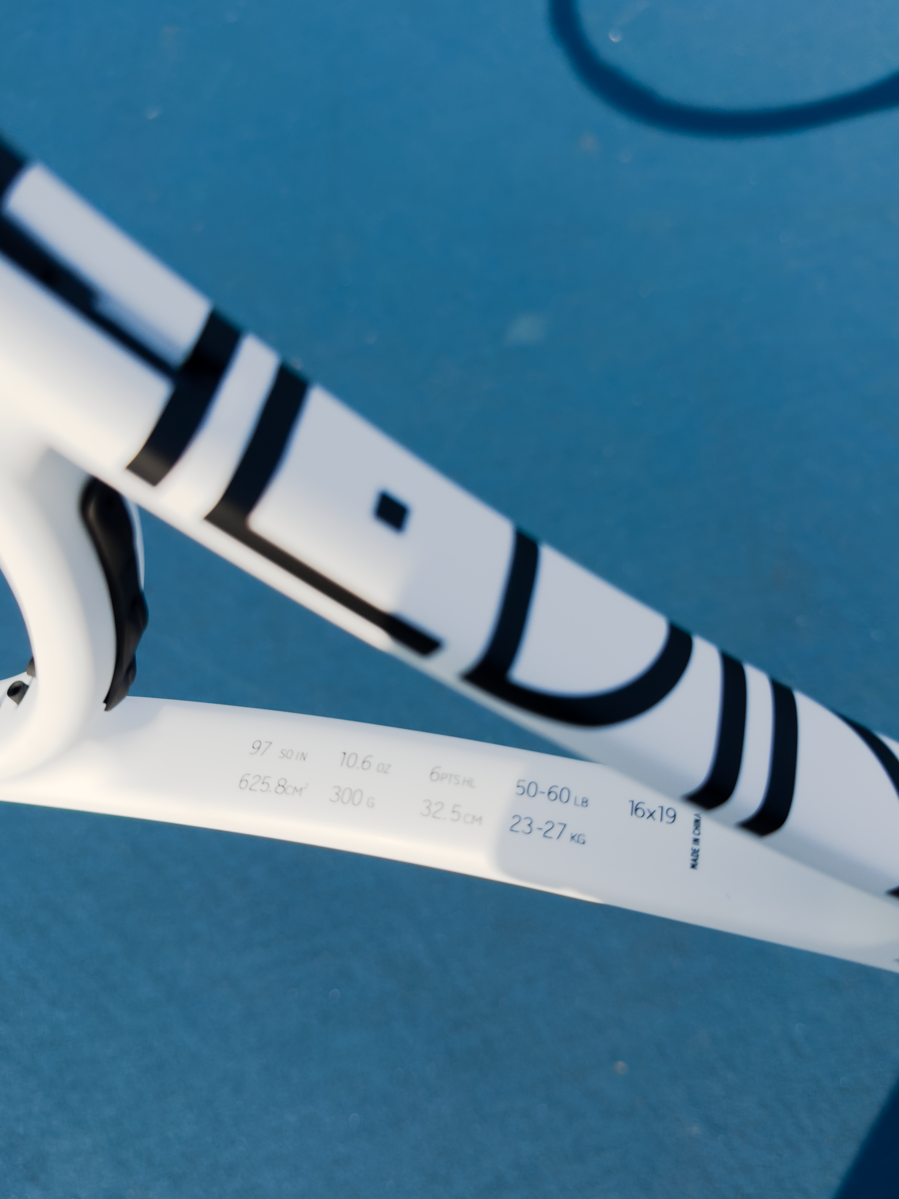 Hevini Solution 1 Racket (Unstrung)